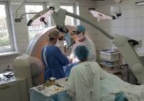 У нейрохирургов в сахалинской областной больнице появилось новое современное оборудование – многофункциональная система нейрофизиологического мониторинга «Нейро-ИОМ»