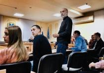 В зале Псковской городской Думы прошли публичные слушания по перезонированию лесопарка в Промежицах