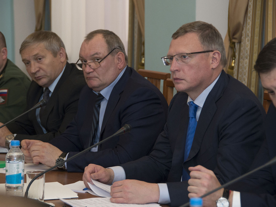Бурков пообещал омским военным решить проблемы с детсадами и свалками