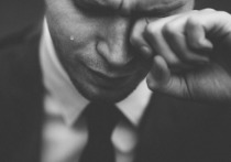В Японии становится всё популярнее мнение, что время от времени плакать не только не стыдно, но и необходимо для поддержания психического здоровья