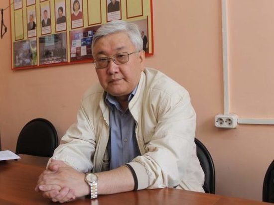 В Бурятии умер политолог Эрдэм Дагбаев