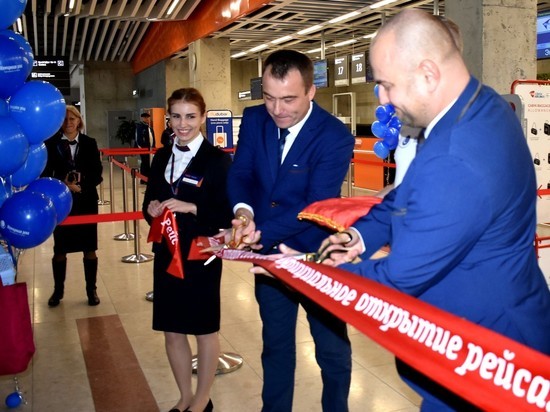 Полеты выполняет авиакомпания «ИрАэро» на Boeing 777-200