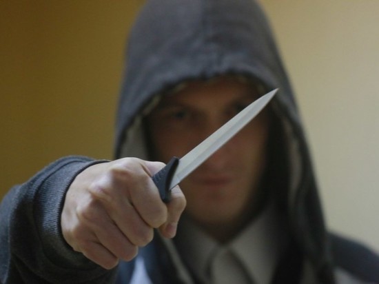 Калужский угонщик кидался с ножом на полицейских при задержании