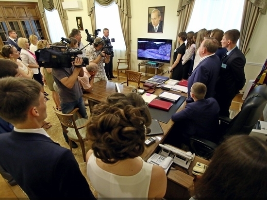 В кабинете Виктора Томенко поменяли фотографию Владимира Путина
