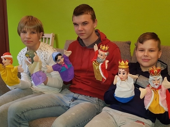 Актёр Псковского театра кукол провёл мастер-класс в детском доме