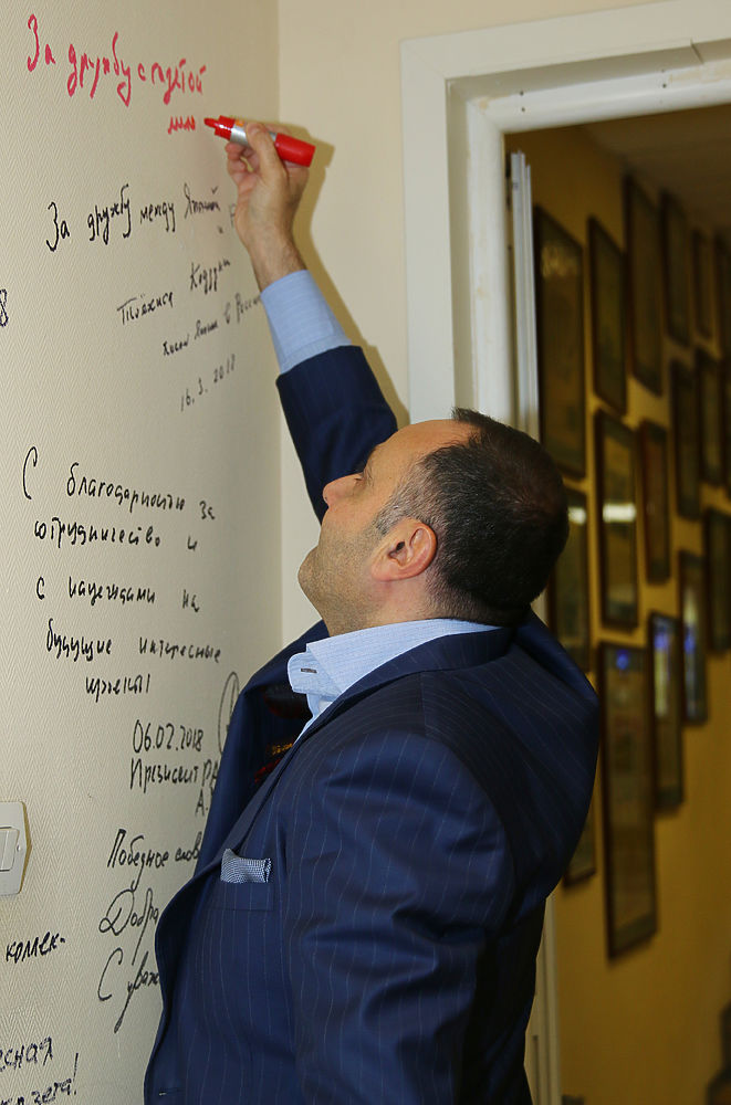 Посол Армении Вардан Тоганян в "МК" обсудил политическую ситуацию