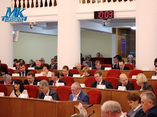 Оренбургские депутаты добавили 180 миллионов рублей на обеспечение команд мастеров