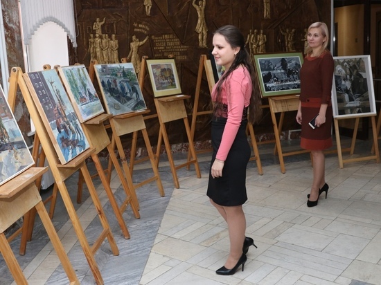 В Кемерове заработала художественная выставка по "Безопасным и качественным дорогам"