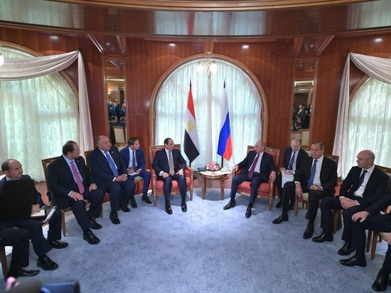 Россия и Египет договорились полностью восстановить авиасообщение