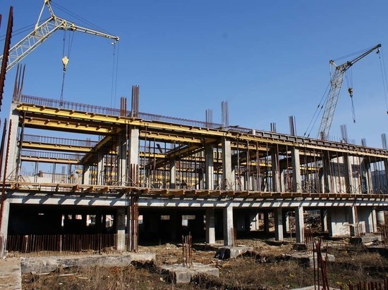 Строители школы в Новокузнецке будут работать круглосуточно