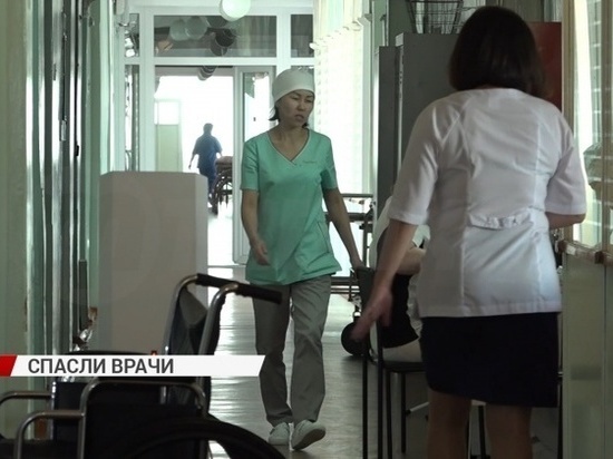 В Улан-Удэ врачи пришили мужчине руку, отсеченную станком