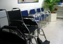 Красить рабочие столы и шкафы в яркие цвета и расставлять в офисах диваны придется работодателям, у которых трудятся инвалиды