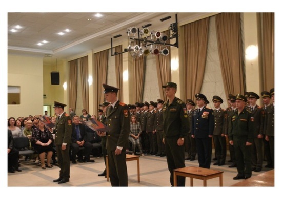 В Серпухове десятиклассников посвятили в кадеты