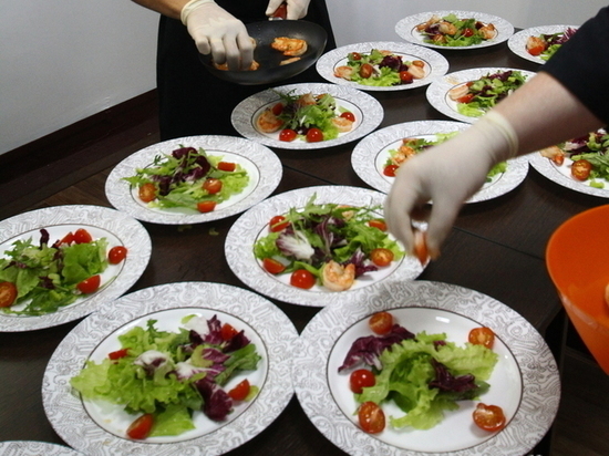 Стала известна средняя зарплата повара в Кузбассе