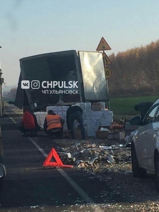 В Ульяновске в аварию попал грузовик с коньяком