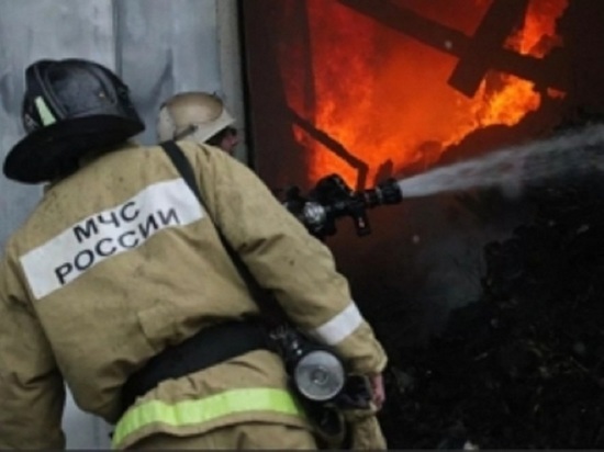 В селе Подколки Бузулукского района в горящем доме пострадал человек
