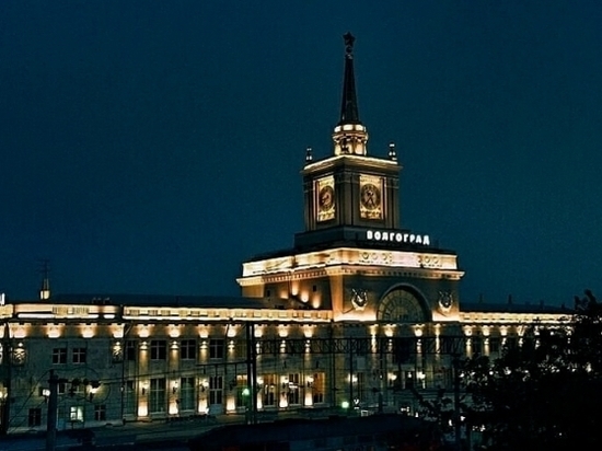 Часы на башне волгоградского вокзала переведут вперед вручную