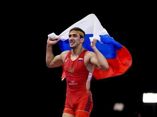 Заур Угуев стал чемпионом в весовой категории до 57 кг