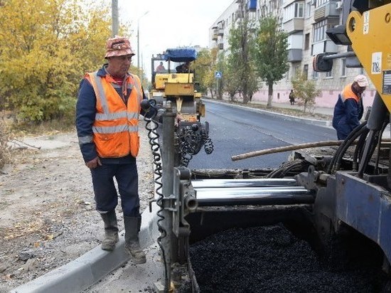В Волгограде заканчивают ремонт дороги на улице Пельше