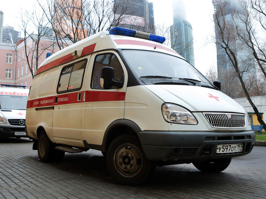 Тело парня нашли на севере Москвы, он выпал с 4-го этажа