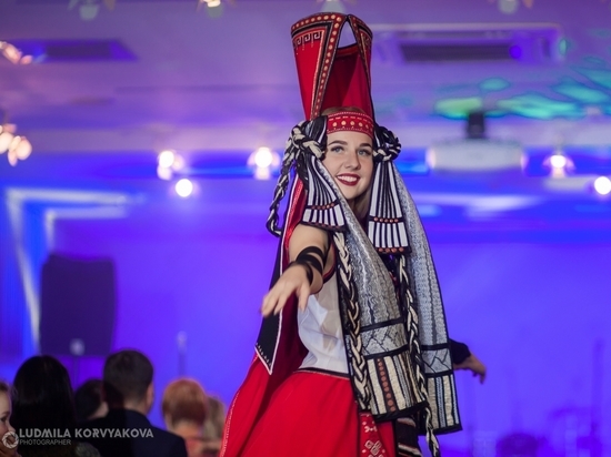 Мода для народа: вдохновляемся осенними коллекциями этно-дизайнеров