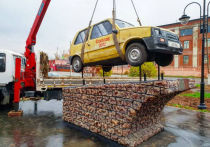 Памятник знаменитой российской малолитражке — автомобилю «Ока» — в подмосковном Серпухове решили отреставрировать