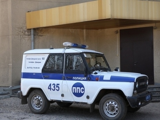 В Мичуринске пьяный мужчина напал на полицейского В Мичуринске пьяный мужчина напал на полицейского
