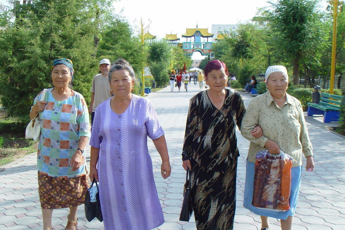 Пенсионный фонд яшкуль. Пенсионеры калмыкии. Пенсия в калмыкии. Пенсия в калмыкии. Пенсия в калмыкии.