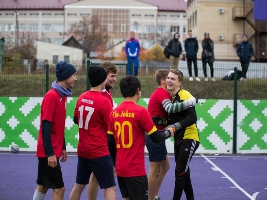 В Саранске открыли дизайнерскую спортивную площадку