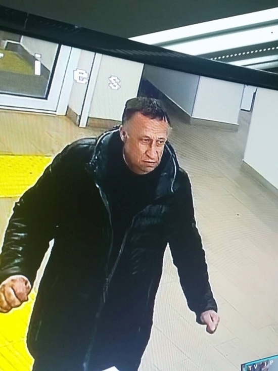 В Кирове ищут мужчину, который украл почти полмиллиона рублей