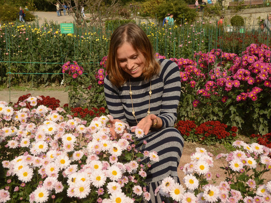В Никитском ботаническом саду открылся 65-й Бал хризантем «Осенний блюз»
