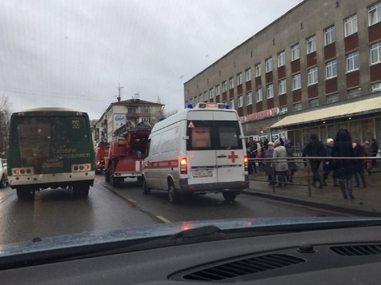 После вчерашнего взрыва в здании ФСБ и введения в Архангельске повышенных мер безопасности к оставленному полиэтиленовому пакету отнеслись более чем серьёзно