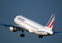 Самолет авиакомпании Air France, выполнявший рейс из Парижа во вьетнамский Ханой, был вынужден вернуться в Париж якобы из-за того, что лайнеру запретили полет над территорией России