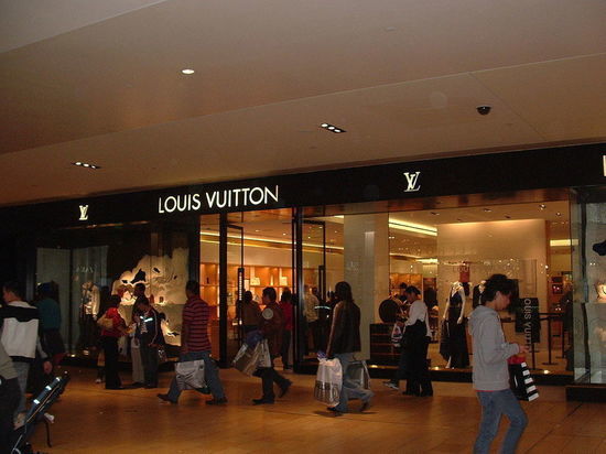 Во Франции скончался сооснователь Louis Vuitton Moet Hennessy Ален Шевалье