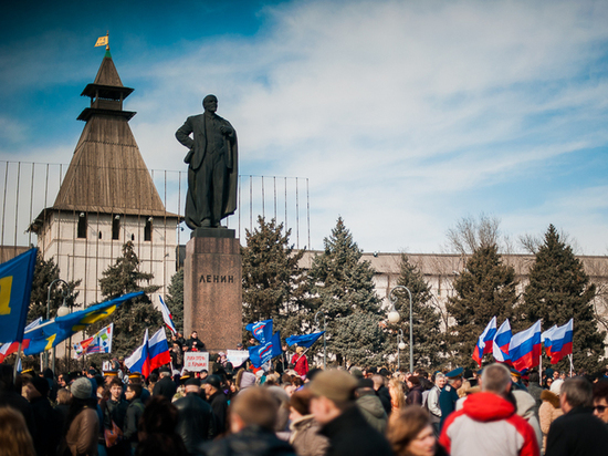 Астраханский Ленин отмечает юбилей