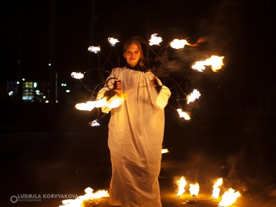 Сказка на ночь: файерщики сплели огненное чудо в Петрозаводске