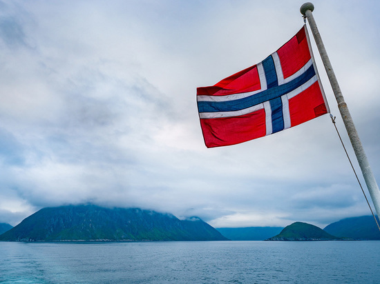 В Норвегии при столкновении танкера и фрегата ранены 7 человек