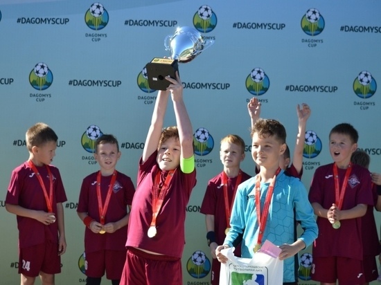 Восьмилетние футболисты из Мордовии одержали победу в Дагомысе