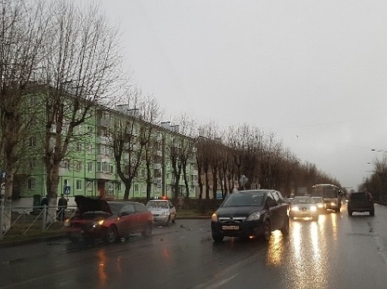 Утро пятницы в Северодвинске началось с автоаварии в центре города