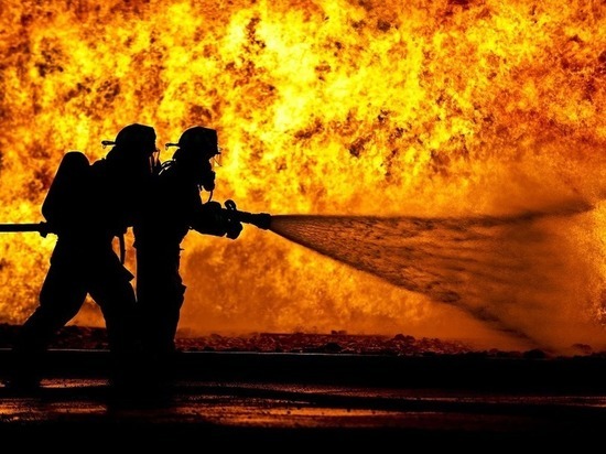 Труп 48-летнего мужчины нашли спасатели в сгоревшем доме