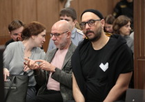 В Мещанском суде судья Ирина Аккуратова предложила вызвать «скорую помощь» бывшему генеральному продюсеру «Седьмой студии» Алексею Малобродскому