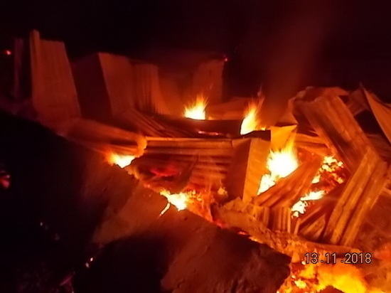 Ночью в Киреевском районе сгорел автомобиль