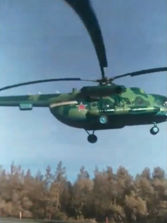 Под Оренбургом приземлился военный вертолет