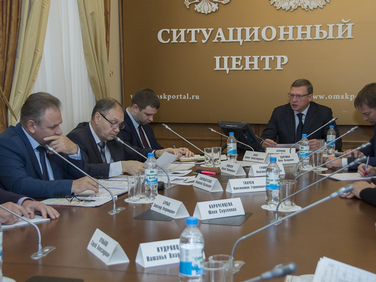 Губернатор Бурков извинился перед омскими дольщиками за непрофессионализм минстроя
