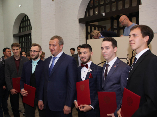 В Астрахани наградили губернаторских стипендиатов
