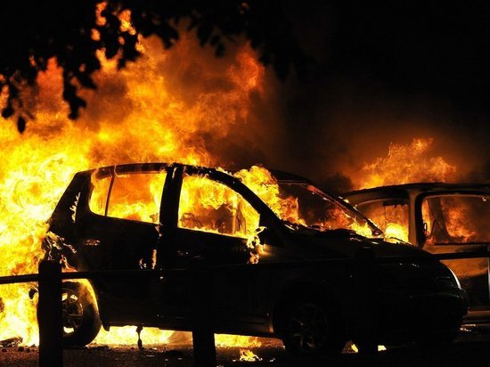  Сегодня ночью на Сульфате сгорел автомобиль