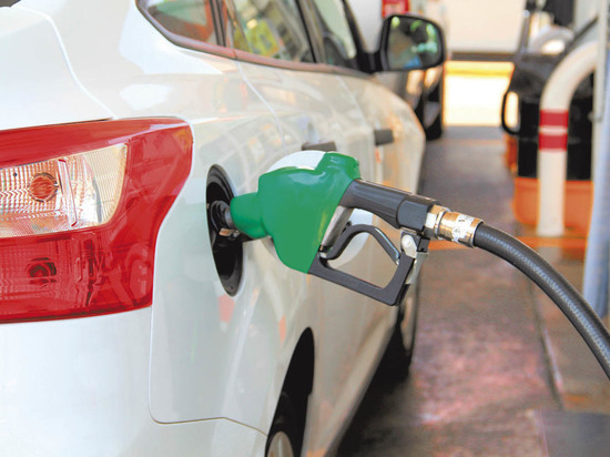Большинство автовладельцев позитивно воспринимают новый экологичный бензин «Евро-6»