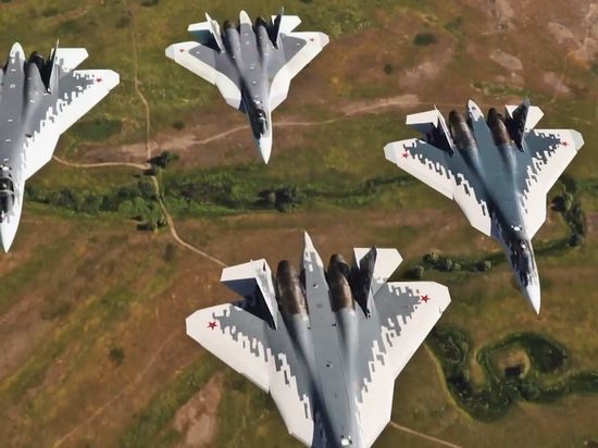 Истребитель Су-57 пойдет в серию в окраске "невидимости"