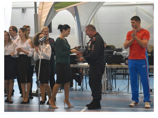 В Серпухове майора полиции наградили золотым знаком ГТО