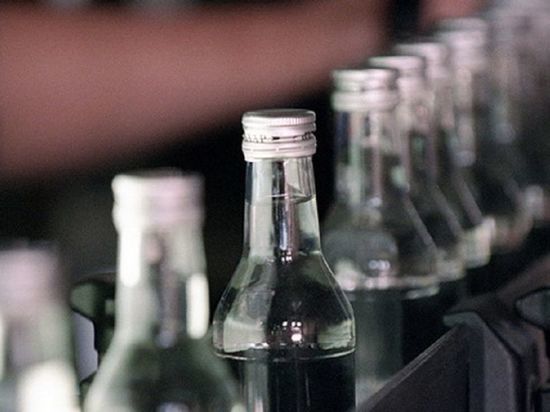 Житель Саранска прятал на складе 14000 литров контрафактного алкоголя